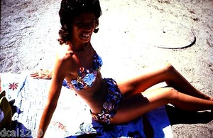 Original 35MM photo Slide #95 SEXY GIRL POSING IN BIKINI 1971 - Picture 1 of 1