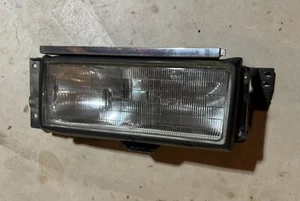 Faro pasajero derecho Cadillac Deville Fleetwood con soporte tracción delantera 87 88 - Imagen 1 de 6