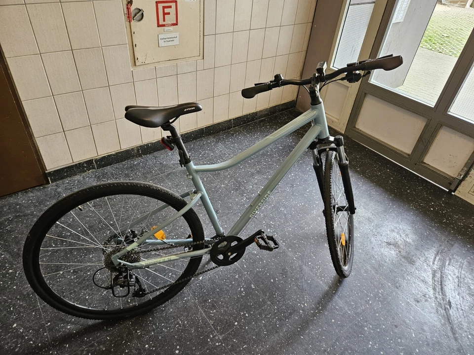 Crossbike Riverside 500 28 Zoll | 9-Gang Shimano | Top Zustand | Nur Abholung - Bild 1 von 4