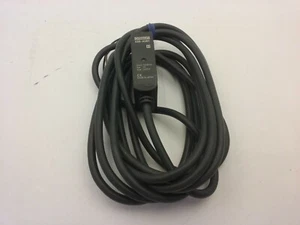 OMRON E3S-AD81 PHOTOELECTRIC SWITCH SENSOR DIFUSE 10-30VDC PNP 2M CABLE - Picture 1 of 6