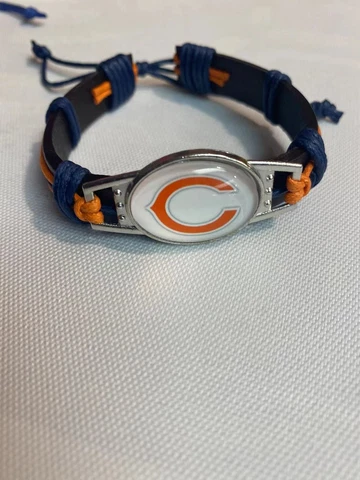 Chicago Bears NFL FOOTBALL TEAM Charm Bracelet Jewelry Orange Team Color Gift US Cover