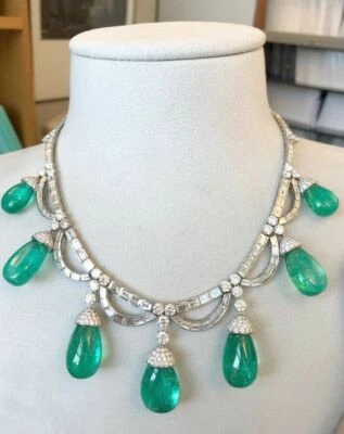 Collar fino gotas de lágrimas verde esmeralda con forma redonda y baguette circonita cúbica 185,45 TCW Foto 1 de 3