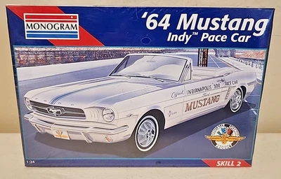 Monograma '64 Mustang Indy Pace Car Kit # 2456 Caja abollada menor sellada de fábrica Foto 1 de 4