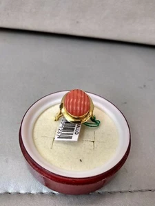 Ring 750 / 18kt mit Koralle oval geschliffen gestreift, Gr. 15, g. 4,80 - Bild 1 von 2