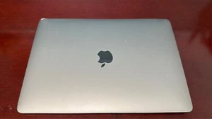 Apple MacBook Pro 13" (512GB SSD, Apple M1, 16GB) - Space Gray - Cosmetic Issues - Afbeelding 1 van 6