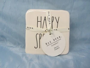 RAE DUNN by Magenta HAPPY SPRING Elfenbein 4er Set NEU Keramik Untersetzer schwarzer Buchstabe - Bild 1 von 5