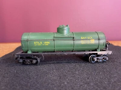 Vintage Train - Varney Single Dome Tank Car 'Bay-Sol' Tanker UTLX #1956 - Sharp - Image 1 of 4