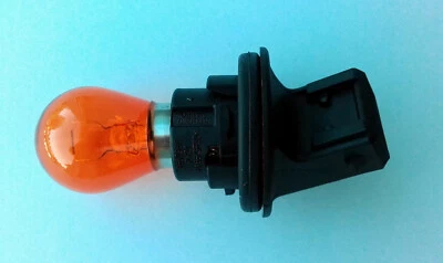 Volvo 8662986 Turn Signal Lamp Bulb Holder Socket with Bulb fits S60 V70 V70XC - Image 1 of 4