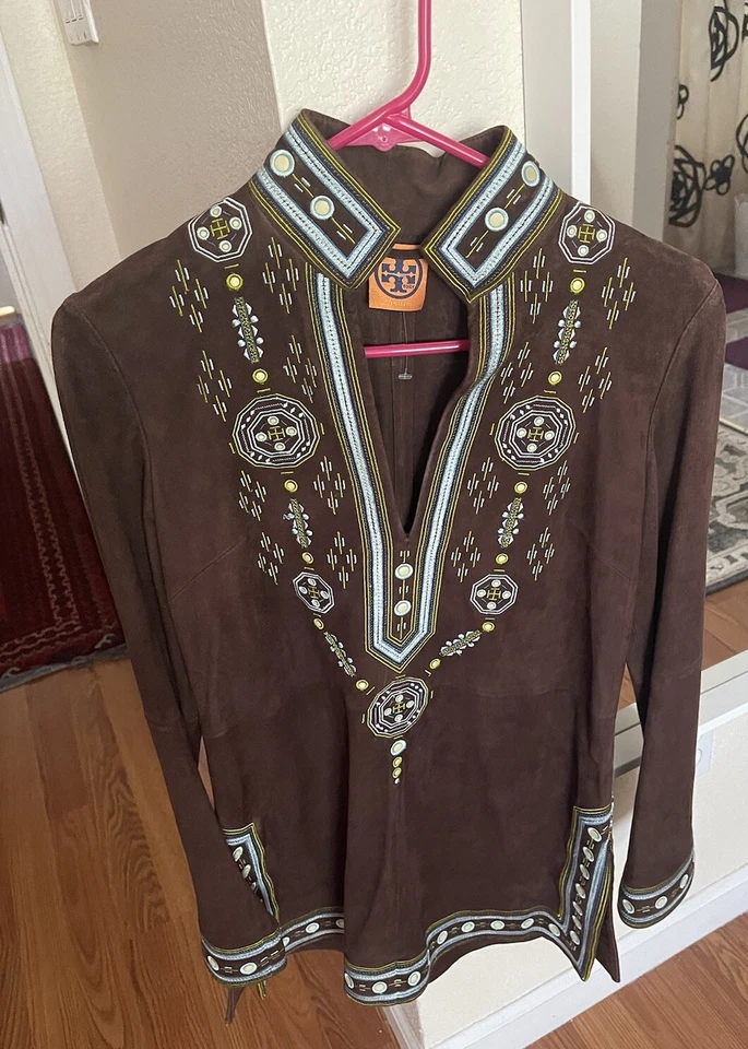 Blusa túnica adornada de gamuza Tory Burch - 4/XS marrón/turquesa pasarela Foto 1 de 4