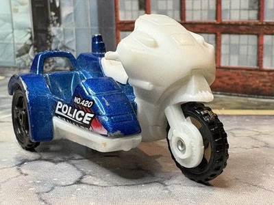 Vintage Matchbox 2001 Rescue Heroes Cycle w/Side Car Police Bike - Image 1 of 4