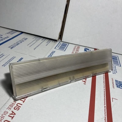 ⭐️ Lámpara de luz domo escotilla puerta trasera Dodge Journey 2011-2019 OEM PROBADO EXCELENTE Foto 1 de 4