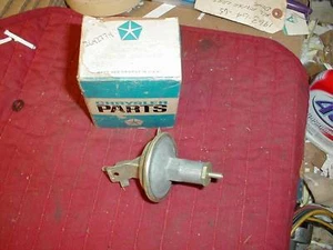 NOS MOPAR 1967-8 B & C BODY 383 2 BBL VACUUM ADVANCE  - Picture 1 of 1