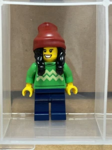 LEGO Minifigure - Holiday Shopper - Female, Green Sweater - No hol286 - QTY 1 - Picture 1 of 1
