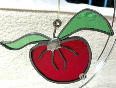 Витражное стекло Sun Catcher помидор с листьями ручной работы - Изображение 1 из 4