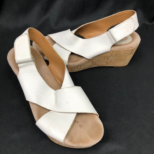 Clarks Artisan Beige Cinturino Pelle Schienale 3" Zeppa Donna Punta Aperta Taglia 8 M