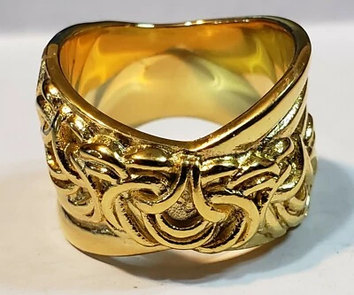 Anillo de acero inoxidable enchapado en ION con diseño artesanal talla 7 Foto 1 de 2