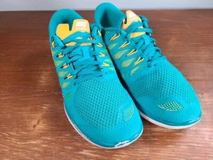 Nike Free 5.0 scarpe da corsa atletica 642199-303 donna taglia 10 verde bianco - Foto 1 di 10