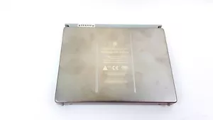 Apple Macbook Pro 15 Early 2008 A1175 10.8V 60Wh Rechargeable Battery 020-5227-A - Picture 1 of 4
