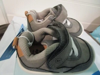 Nuevas Zapatillas Stride Rite 360 Niños, Talla 3M. Foto 1 de 2