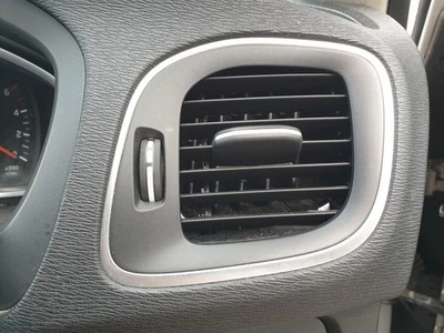 Volvo V40 ventilación de aire lado del conductor 2012-2019 Foto 1 de 2