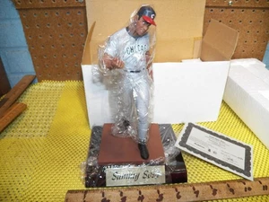 Figura "Celebración" de SAMMY SOSA, Chicago Cubs por SALVINO Edición Limitada Nueva en Caja - Imagen 1 de 3