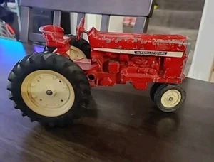 Vintage IH International Harvester Farmall Red Tractor 1/16 Pressed Steel - Picture 1 of 5