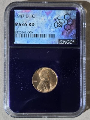 Beautiful 1947-D Lincoln Penny Wheat Cent 1C Red NGC MS65RD Purple Bea Core - Image 1 of 2