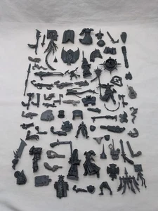 Lote de (50+) brocas y piezas de fantasía de Warhammer 40k - Imagen 1 de 5