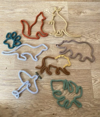 Juego de 7 animales de alambre tejido: dinosaurio, fijo, hipopótamo, león, canguro, oso, nutria Foto 1 de 3