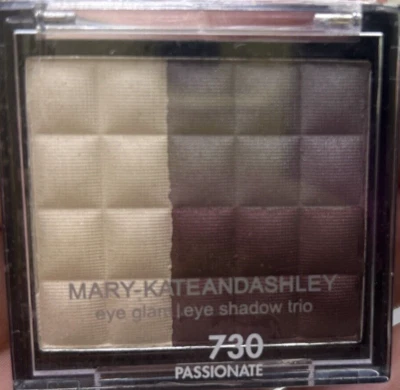 Sombra de ojos Mary Kate and Ashley Eye Glam Trio 730 apasionada crema marrón topo Foto 1 de 3