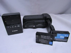 Canon BG-E7 BG E7 Battery Grip for EOS 7D DSLR Camera / 2 batteries / charger - Picture 1 of 5