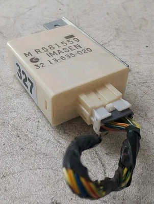 Módulo de control indicador de buje deportivo Mitsubishi Montero 2001-2004 MR581559 OEM Foto 1 de 4