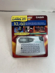 Casio LABEL IT EZ-Etikettendrucker Modell KL-60 kompaktes Etikettensystem NEU versiegelt - Bild 1 von 10