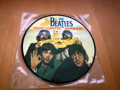 The Beatles - Yellow submarine/Eleanor Rigby - Picture Disc Single - Image 1 of 2