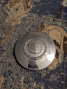 #A 1998 - 2005 Cadillac Deville Chrome  Raised Emblem OEM Center Cap P/N 9593259 - Picture 1 of 4