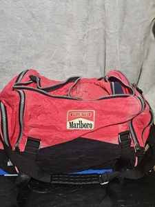 Bolso de Viaje Marlboro Unlimited Pequeño Rojo De Colección Años 90 - Imagen 1 de 8