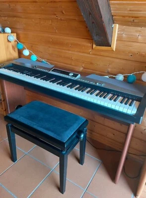 C.Giant SP 5100 E-Piano + Unterbau + Klavierstuhl, Sehr guter Zustand - Bild 1 von 4