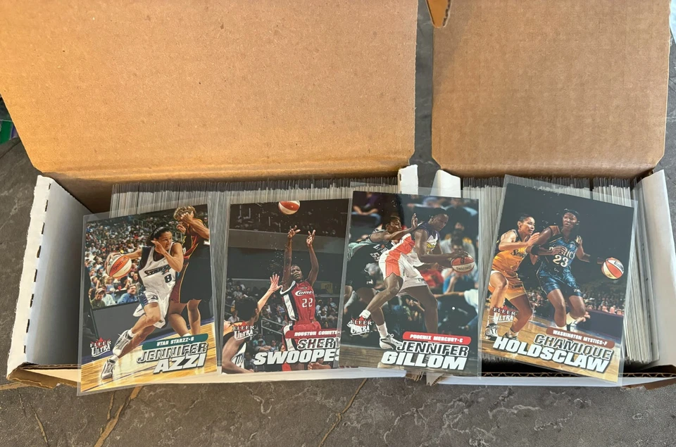 Lot (338) 2001 Ultra WNBA w/Stars & Rookies - List in Desc. - Image 1 of 1