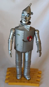 VNTG Tin Man Doll 1987 Turner Presents Wizard of Oz Figure 14" + brick rd stand - Imagen 1 de 24