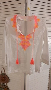 LILLY PULITZER RESORT WEISS BESTICKT BAUMWOLLE V-AUSSCHNITT TUNIKA GRÖSSE S 25"X 26" - Bild 1 von 5