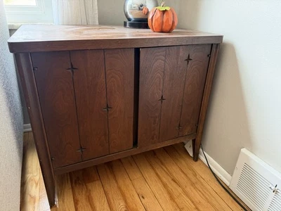 Mid-Century Modern MCM Vintage Broyhill Saga Walnut HiFi Stereo Stand Nightstand - Image 1 of 4