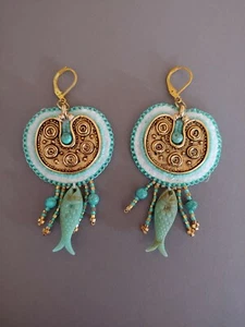 Vintage artisan handmade Etruscan style gold aqua turquoise fish shield earrings - Picture 1 of 3