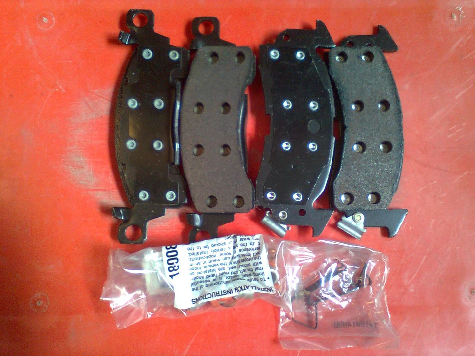 Pastiglie freno Buick Cadillac Chevrolet Oldsmobile GMC Pontiac GM 18024904 - Immagine 1 di 1