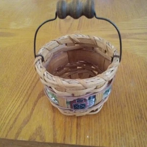 Dekorativer handgewebter handbemalter Mini Korb mit Henkel - Bild 1 von 10