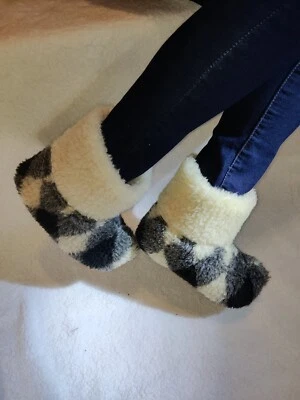 100% Natural Sheepskin Unisex Slippers - Image 1 of 4