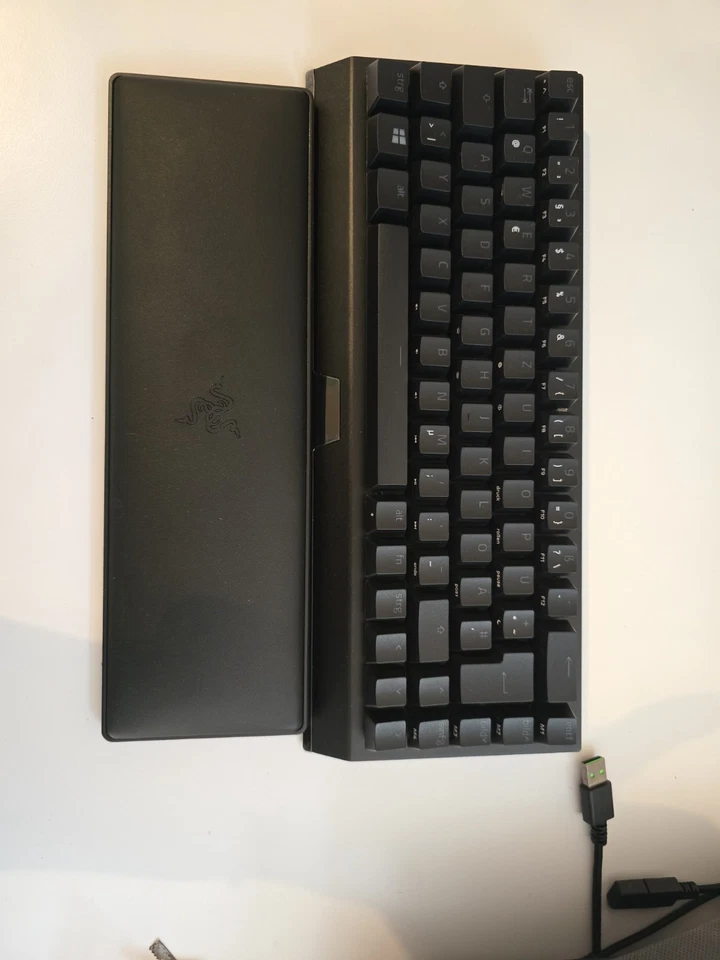 Razer BlackWidow V3 Mini HyperSpeed Gaming-Tastatur + Razer Wrist - Bild 1 von 1