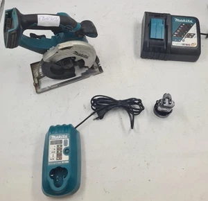 Mengenangebot 4 Makita Kabellos Werkzeugen - BSS501, Batterie, 2 Ladegeräte - Bild 1 von 17