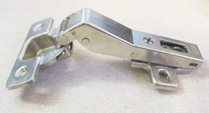 Salice 45° Angled Hinge 2P5 (2AMC), Self Close, Screw-On Plate H0, Hard to find! - Picture 1 of 4
