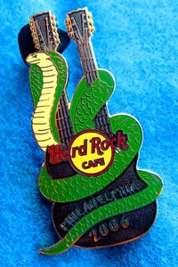 PHILADELPHIA ZOO GREEN COBRA SNAKE SG GIBSON GUITAR 2006 Hard Rock Cafe PIN LE - Picture 1 of 1