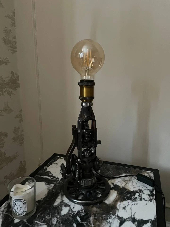 Lámpara Decorativa Steampunk Hecha a Mano Edison, Única y Rara, 50 cm de Altura, 2,5 kg Foto 1 de 4